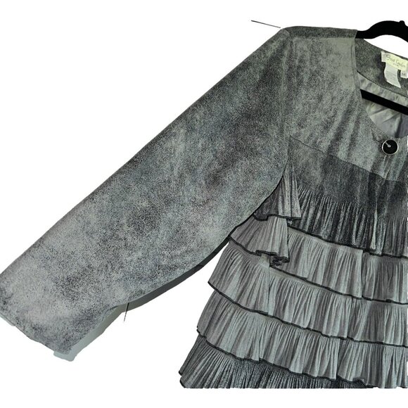 Great Cavalier Womens Tiered Ruffle Faux Suede Jacket Medium Grays Button - Picture 4 of 8
